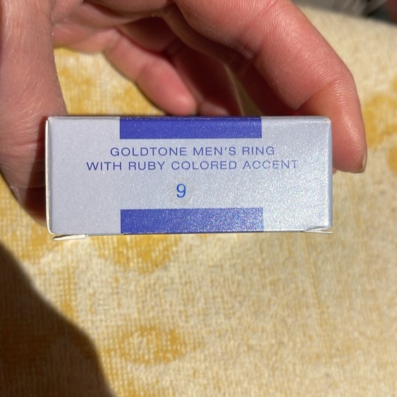 Vintage Avon 2002 men’s ruby and diamond in gold finish size size 9 - Picture 5 of 12